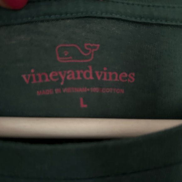 Vineyard Vines holiday tee - Picture 4 of 4